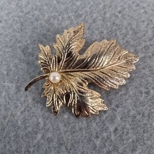 Vintage Textured Leaf Pin Brooch with‎ Faux Pearl Accent Gold Tone